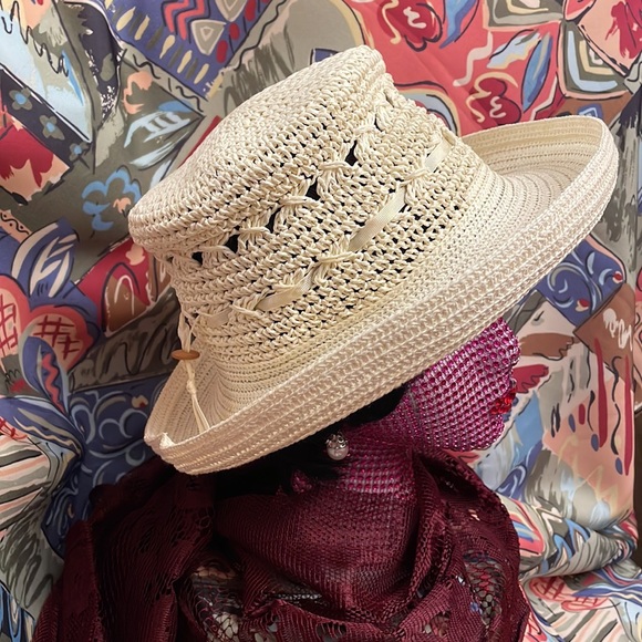 Straw hat - Picture 2 of 4